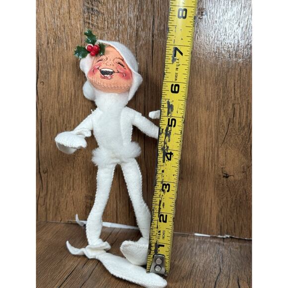 Vintage ANNALEE Elf Pixie White Poseable Doll Christmas - Picture 2 of 3